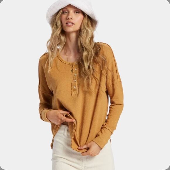 Billabong Tops - Sz M Billabong New Anyday Henley Top NWOT $56 MSRP